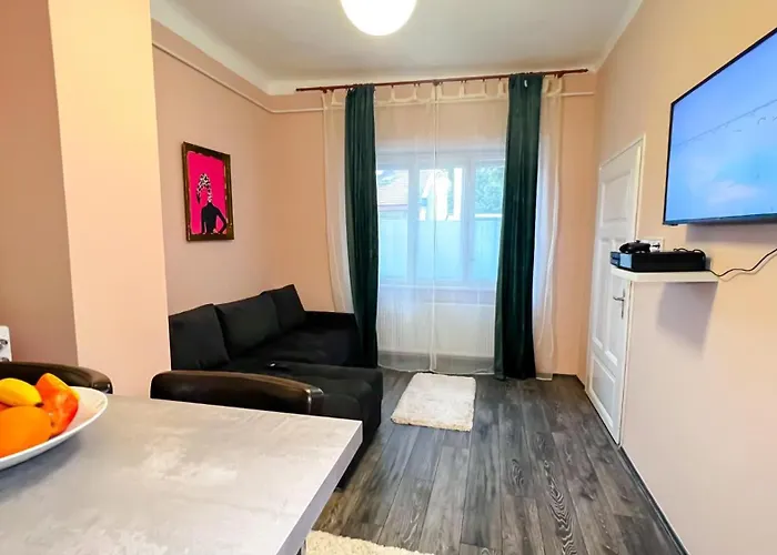 Flamingo Rezidencia * Eger