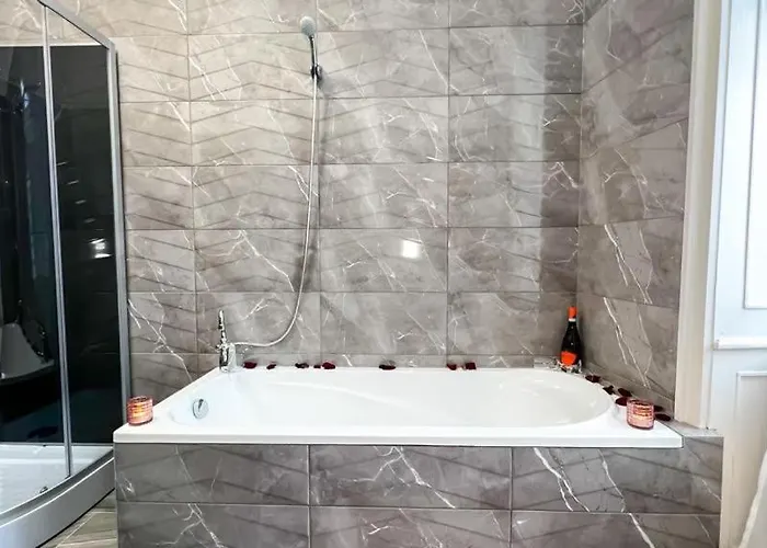 Апартаменти Flamingo Rezidencia Еґер