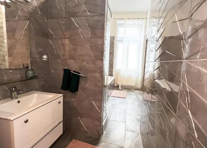 Апартаменти Flamingo Rezidencia Еґер