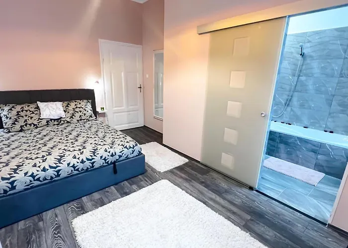 Flamingo Rezidencia * Еґер