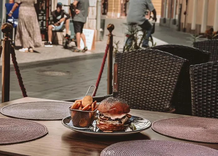 Апартаменти Flamingo Rezidencia *